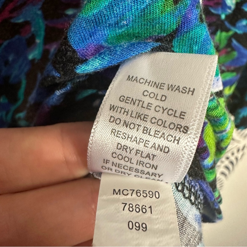 Cable & Gauge Blue Floral Draped Neck Blouse FLAW READ - Picture 10 of 14